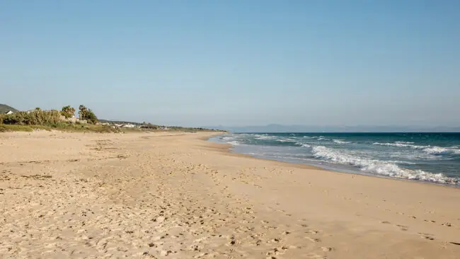 La playa más cercana a Badajoz: cuál es y cómo llegar en 2h 15m